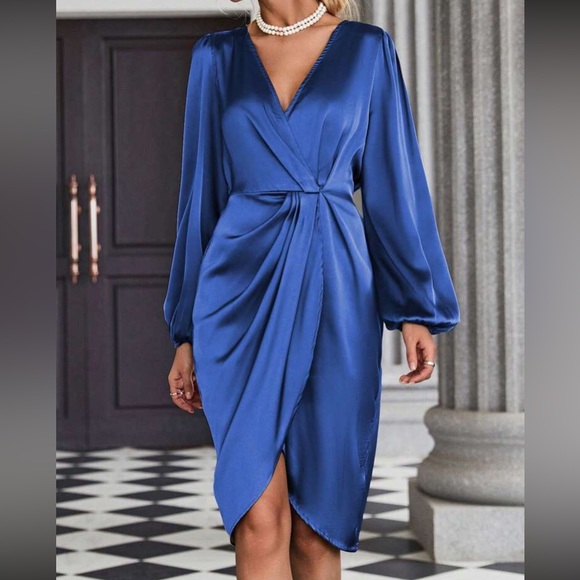 Luxe lantern sleeve wrap hem dress - Picture 7 of 16